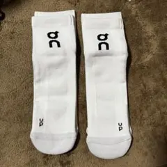 【オン】Logo Sock Highユニセックス白色2足(新品•未使用)Mサイズ