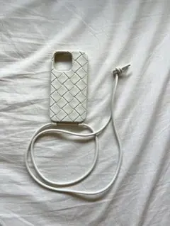 BOTTEGA VENETA iPhone13Proケース ストラップ付きのサムネイル