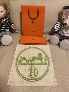 HERMES タオル オレンジ CARRE JACQUARD 箱・紙袋付き - メルカリ
