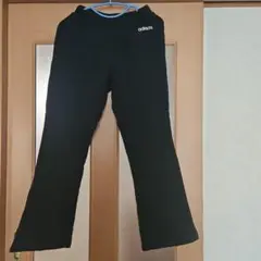 adidas ブラックジャージパンツ
