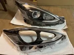 トヨタアクア　nhp10 LED用　右ヘッドライトユニット+レンズセット　運転席のサムネイル