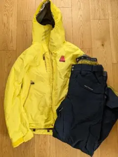 ARBNスノボージャケット＆HELLYHANSENヘリーハンセンスノボーパンツ ARBNスノボージャケット＆HELLYHANSENヘリーハンセンスノボーパンツ