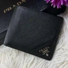 【美品】プラダ 二つ折り財布 SAFFIANO METAL 2MO738