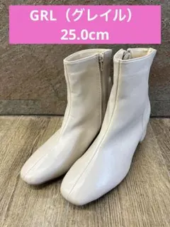 GRL（グレイル）ホワイト合成皮革ジッパーブーツ25.0cm ・のサムネイル