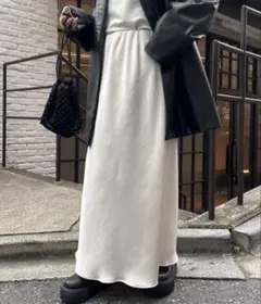 チャオパニックティピー　スタイルアップサテンスカート