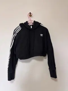 【adidas Originals】クロップド丈 パーカー ブラックSのサムネイル