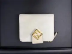 【限定値下げ！】FENDI ホワイト 二つ折り財布