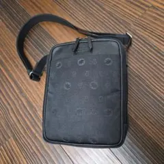 極美品！ハンティングワールドの縦型ショルダーバッグ（モノグラム総柄）のサムネイル