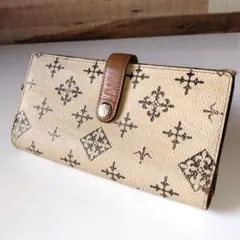 russet　ラシット　折り財布のサムネイル