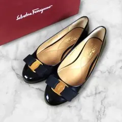SalvatoreFerragamo VARINAヴァリナ バレリーナ ネイビー - メルカリ