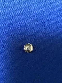IN5853 片耳 カルティエピアス キャッチのみ AU750 18K 刻印あり