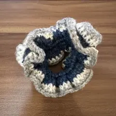 【ハンドメイド】フリルデザインの編みシュシュ