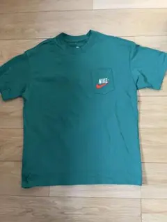 Nike グリーン Tシャツ ポケット付き