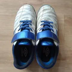umbro サッカーシューズ ホワイト/ブルー