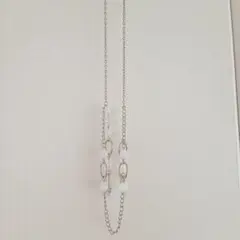 チェーンとホワイトビーズ のネックレス