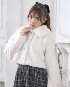 INGNI エコファークロップド丈ビジューボタンジャケット オフホワイト