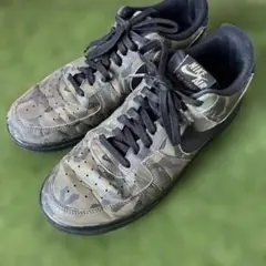 NIKE AIR FORCE 1 カモフラージュ スニーカーのサムネイル