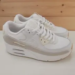 ナイキ ウィメンズ エアマックス90 LV8 ホワイト 24.5㎝