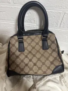 ロゴパターン ハンドバッグ ベージュと黒