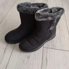 ブラックファー付きスノーブーツ25.5cm