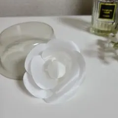 ホワイト ローズ型コサージュ 箱付き 新品