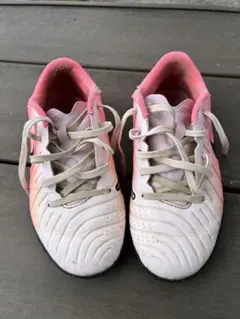 サッカー・フットサル　トレーニングシューズ　ピンク　21.5