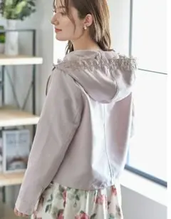 フードフラワーレース付きマウンテンパーカー 　ピンクベージュ