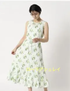70周年セレブレーティングプリント洗える】ウインタリリー柄ワンピース