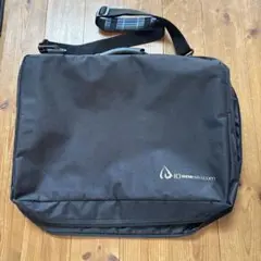 ID one （アイディーワン）肩掛け付きキャリー ブーツバック