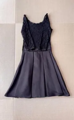 黒レースパーティードレス