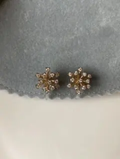 雪の結晶デザイン イヤリング