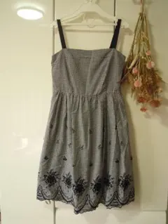 オンワード樫山　ノースリーブ　ミニワンピース　透かし刺繍