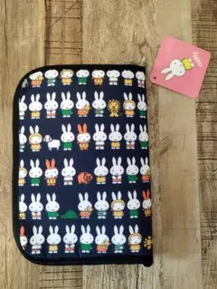 ●新品未使用●ミッフィーマルチケース・母子手帳・お薬手帳