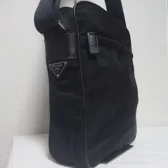 PRADA プラダ ナイロン ショルダーバッグ ブラック 三角ロゴのサムネイル