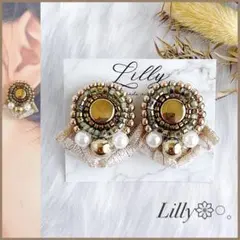 #581ビーズ刺繍/小ぶり/パール/インド刺繍/ハンドメイドピアス/イヤリング