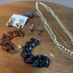 メルシーポークのブレスレットとパールネックレスとビーズチャームセット