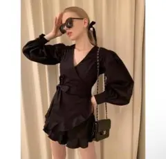 エピヌ　epine arm volume frill rompers blackのサムネイル