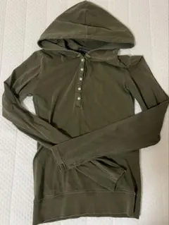 Brandy melville トップス　長袖　カーキ