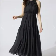 最終価格【美品】rienda ホルターネックギャザーフレアワンピース　女神ワンピ