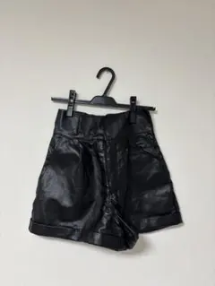 ALEXANDER WANG フェイクレザー スタッズ キュロット ハーフパンツ ALEXANDER WANG フェイクレザー スタッズ キュロット ハーフパンツ