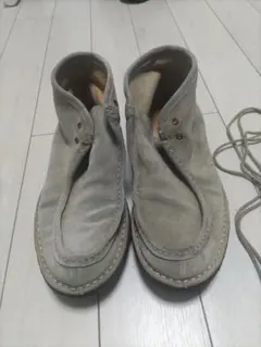 A.P.C. スエード ベージュ チャッカブーツ