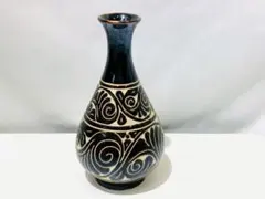 レトロな雰囲気の花瓶・一輪挿し，陶器製 骨董ヴィンテージ