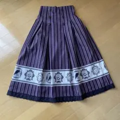 Disney VILLAINS × axes femme スカート