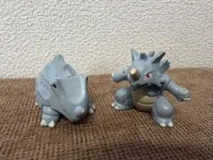 モンコレ　カラカラ ガラガラ　2体セット モンコレ カラカラ ガラガラ 2体セット - メルカリ