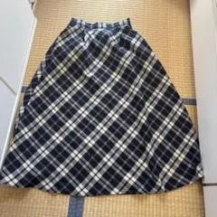 ネイビーとホワイトのチェック柄フレアスカート Mサイズ