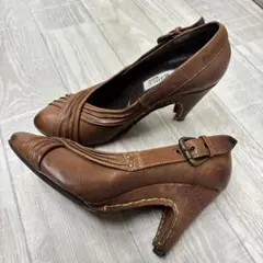 【elegance 卑弥呼】ブラウンレザー ストラップ付きハイヒール パンプス