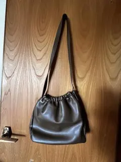 ブラウン 巾着型ショルダーバッグ