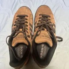 adidas ブラウン スエード スニーカー