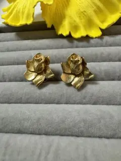 直*ケ様 イヤリング　ゴールドカラー　アンティーク