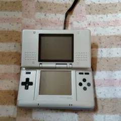初代ニンテンドーDS　本体のみ　プラチナシルバー